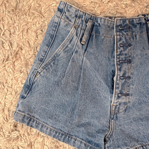 Abercrombie & Fitch - Natural Rise Short - Paper-bag Waist Button Front Denim - Picture 7 of 10